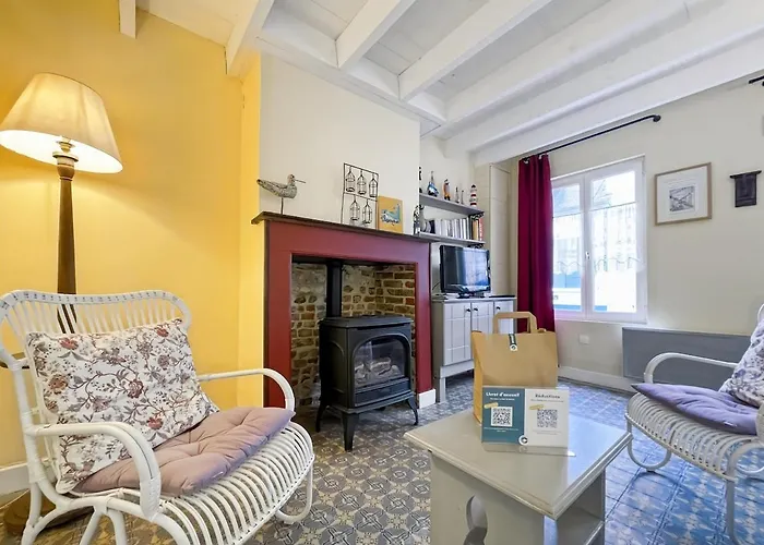 Les Volets Rouges, Maison De Pecheur Plein Centre